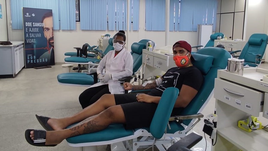 Rede Bahia promove campanha de doação de sangue inspirada na série ‘Sob Pressão’
